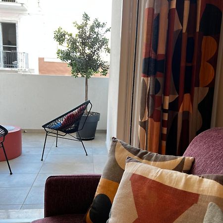La Perla Di Bari - Private Parking Apartment Bagian luar foto