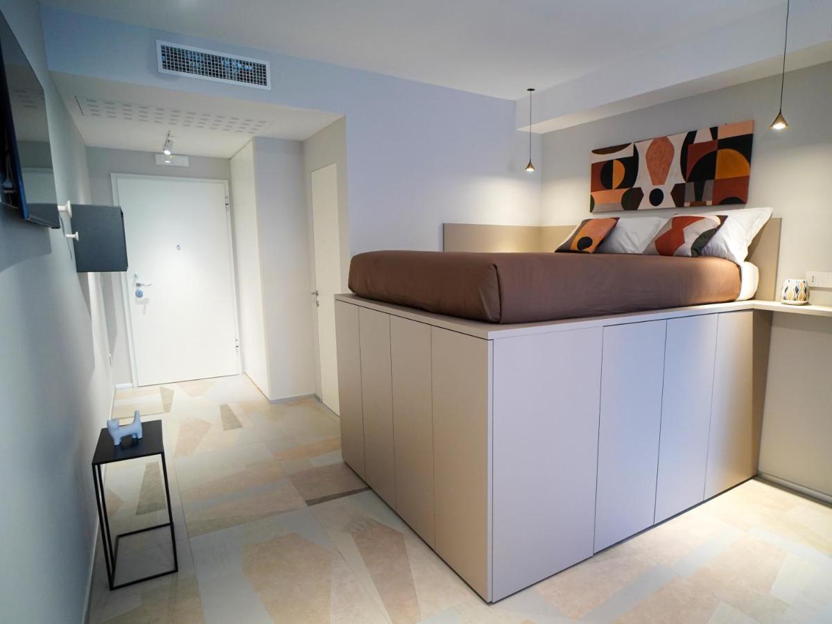 La Perla Di Bari - Private Parking Apartment Bagian luar foto