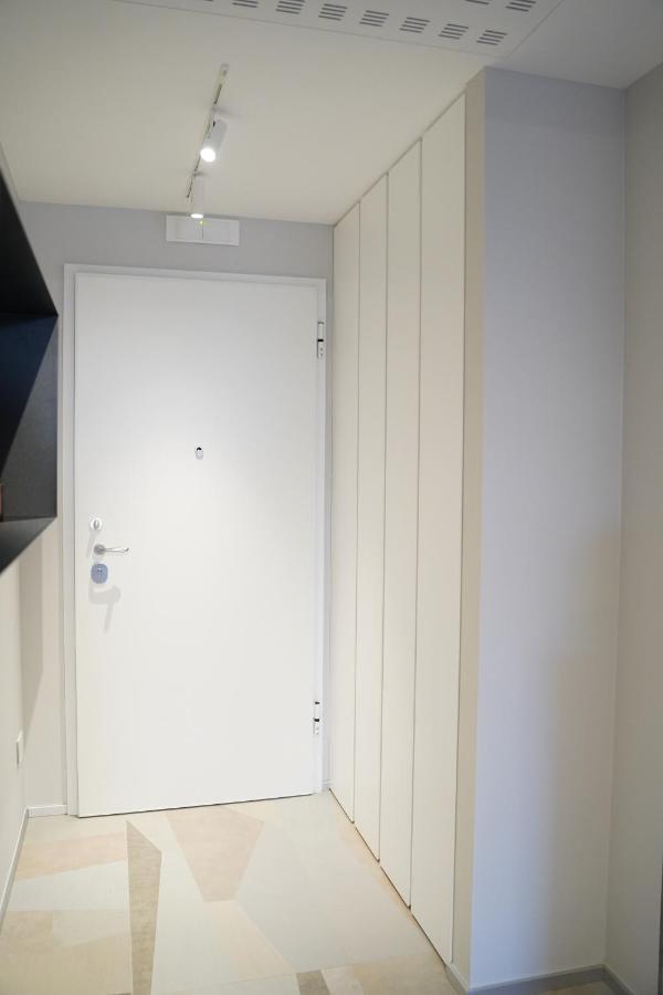 La Perla Di Bari - Private Parking Apartment Bagian luar foto