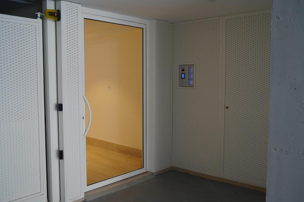 La Perla Di Bari - Private Parking Apartment Bagian luar foto